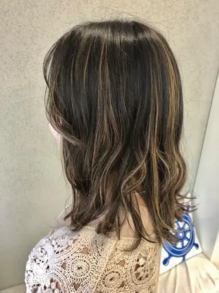 ミディアム 阿部 美咲のヘアスタイル