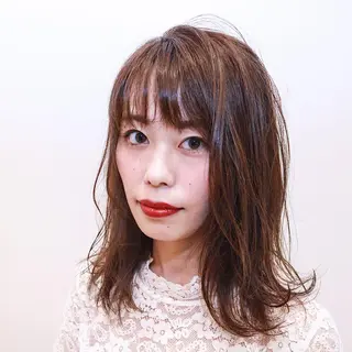 ミディアム カラー 浦田 智里のヘアスタイル