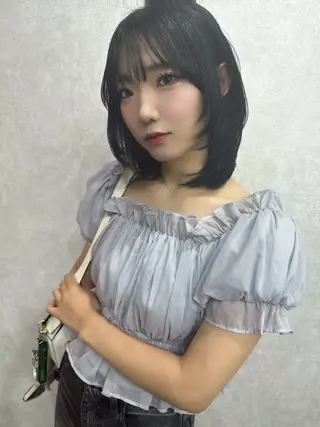 ミディアム カラー AIRI layer cut hairのヘアスタイル