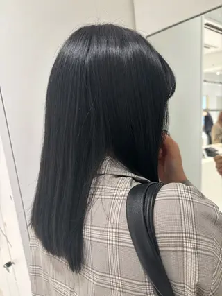 セミロング olelo所属・MAI 国立/暗髪のヘアスタイル