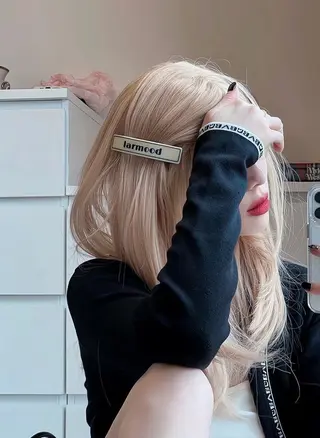 ロング カラー 透明感ベージュカラー 🪞上野🪞AIのヘアスタイル