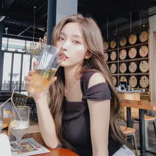 ミディアム カラー オリーブカラー 特化　　kaiのヘアスタイル