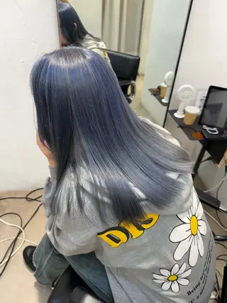 セミロング カラー ミルクティー× グレージュMOMOのヘアスタイル