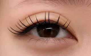 マツエク・マツパ Eyelash Salon Glück所属・佐久間 春菜のマツエク・マツパデザイン