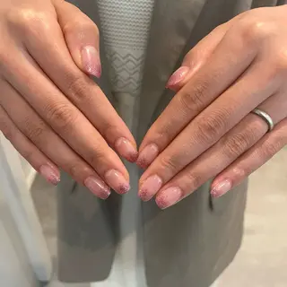 ネイル 𝑟𝑖𝑠𝑎 🕯‎🤍のネイルデザイン