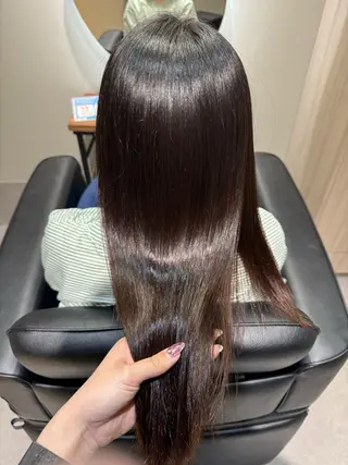 ロング NAVY 橋本心 縮毛矯正のヘアスタイル