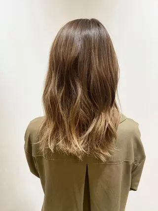 セミロング カラー 🐺ウルフ/レイヤー 似合わせ‎🤍沙羅のヘアスタイル