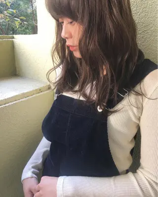 セミロング 透明感🎀LOREN エリコ🌈のヘアスタイル