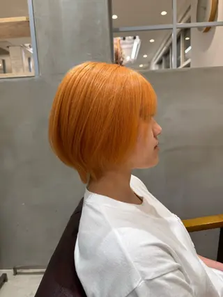 ショート カラー ほの カラー特化/ ブリーチ/ボブのヘアスタイル