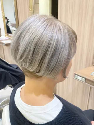 ショート カラー 古川 琴美のヘアスタイル