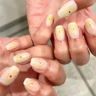 ネイル GRANDEUR焼津 Nana🦖のネイルデザイン