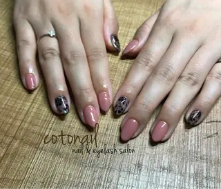 ミディアム ネイル ツメトマツゲ .のネイルデザイン