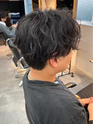 パーマ メンズ 保立/フェザーパーマ /メンズカットのヘアスタイル