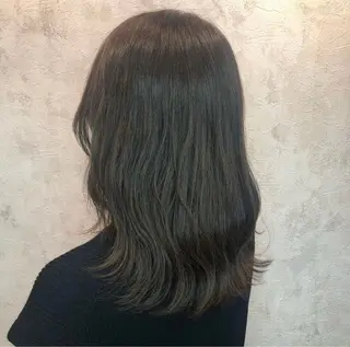 セミロング カラー かめい りなのヘアスタイル