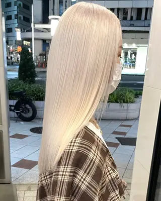 セミロング カラー SALOWIN新宿三丁目EAST6F所属・糸川 伸樹のヘアスタイル