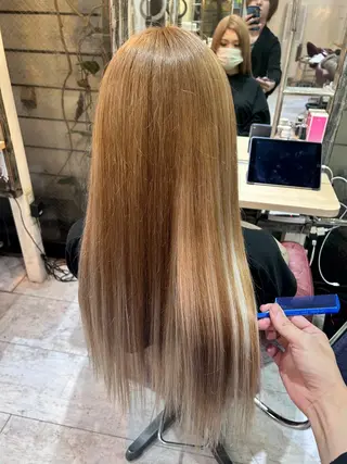 ロング カラー タケ ウチのヘアスタイル