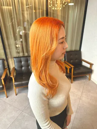 ロング カラー ウルフとハイトーン みっちー✂️のヘアスタイル