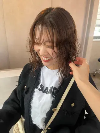 ミディアム パーマ ere 代々木公園所属・みほ/ニュアンス/ モード/艶カラーのヘアスタイル