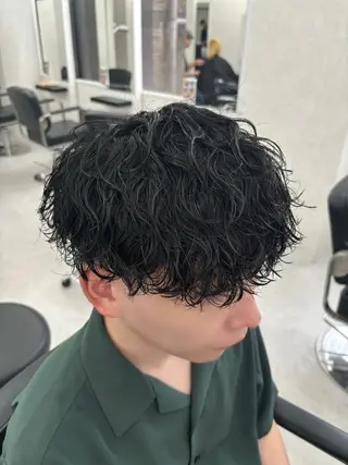ショート パーマ メンズ 岩井 虎大郎のヘアスタイル