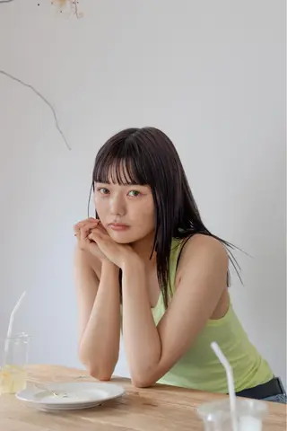 セミロング カラー THE DAY所属・AKI HASHIMOTOのヘアスタイル