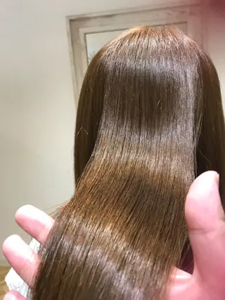 セミロング 髪質改善 スペシャリストのヘアスタイル