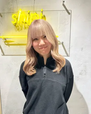 ロング Maria 梅田/デザインカラーのヘアスタイル