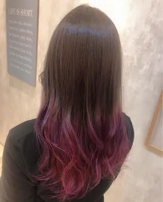 カラー ヘアーサロングラッド所属・三村 桜生のヘアスタイル