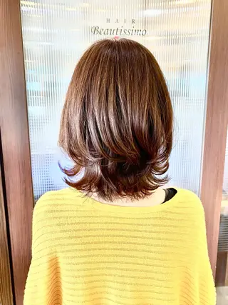 ミディアム 鈴木 千恵子のヘアスタイル