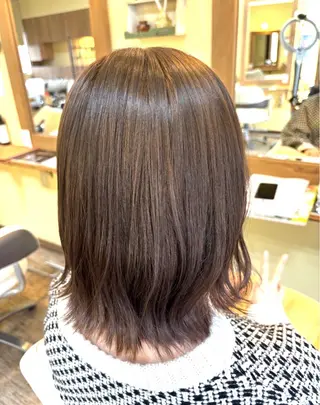 ミディアム カラー 鶴島 凜のヘアスタイル