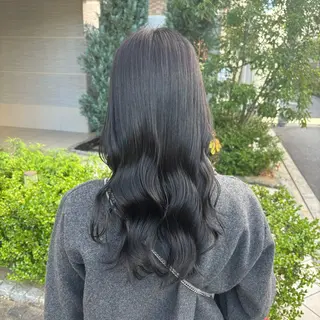 カラー しおり🍬 KOKORO🤍のヘアスタイル