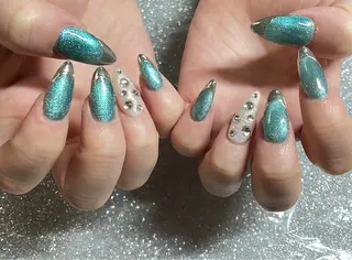 ネイル VIERU 🌈🎀💖のネイルデザイン