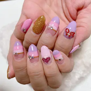 ネイル The Best Beauty受付担当のヘアスタイル