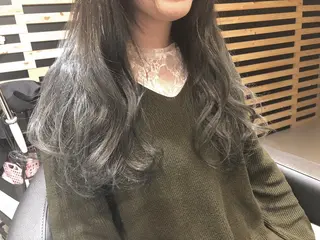 ロング カラー 早川 真幸のヘアスタイル