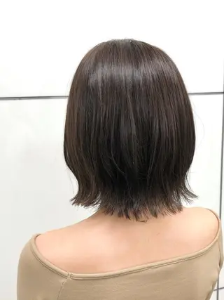 ミディアム 小林 愛花のヘアスタイル