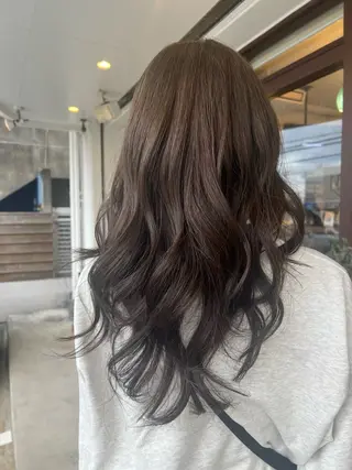 ロング カラー pasdedeux  LEQUIOS所属・パドドゥ 仲程のヘアスタイル