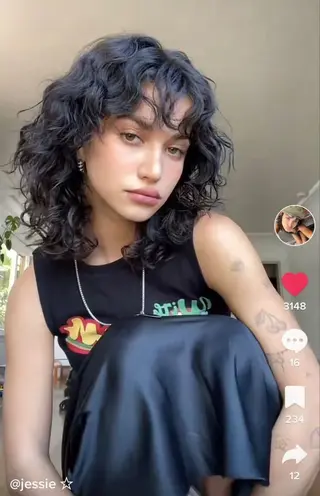 ミディアム パーマ Haco+所属・デザインカラー★★★ Haco+shihoのヘアスタイル