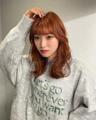 セミロング カラー MIU/ルーツカラー 顔まわりレイヤーのヘアスタイル