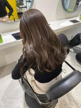 セミロング カラー Koto🌿 ブリーチなしカラーのヘアスタイル