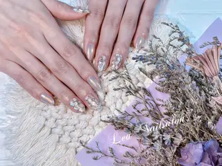 ミディアム カラー ネイル Lea NAILsalon所属・Le’a NailSalonのネイルデザイン
