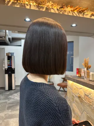ショート レイヤー✂︎ぷつボブ 艶カラー🤍noaのヘアスタイル