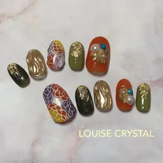ネイル LOUISE CRYSTALのネイルデザイン