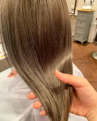 セミロング ゆうき あすかのヘアスタイル