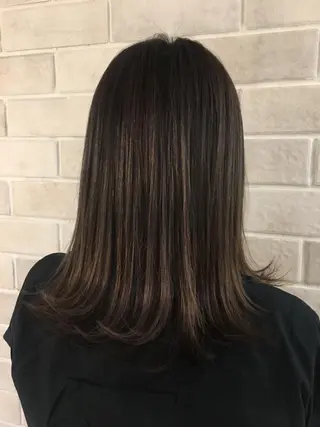 セミロング ブリーチ指名 NO1🌈SAKIのヘアスタイル