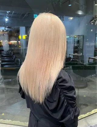 ロング 韓国×艶ハイトーンが ✨絶対可愛い✨七夏海のヘアスタイル