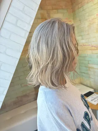 ショート カラー 増井 彩乃のヘアスタイル