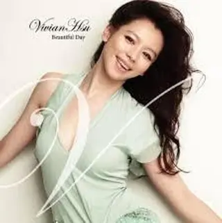 ロング 山下 実那のヘアスタイル