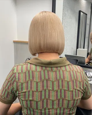 ミディアム カラー laff 新宿所属・ボブ/ケアパーマ/ レイヤー/縮毛矯正のヘアスタイル