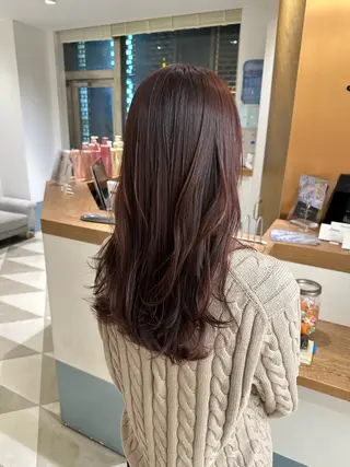 ロング カラー 安丸 結夏のヘアスタイル