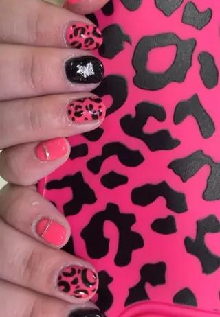 ネイル 西大路自宅ｻﾛﾝ ﾜﾝﾎﾝｷﾞｬﾙのネイルデザイン