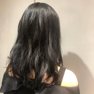 ミディアム カラー カジュアルを女っぽく 𝗮𝘆𝗮𝗰𝗼のヘアスタイル